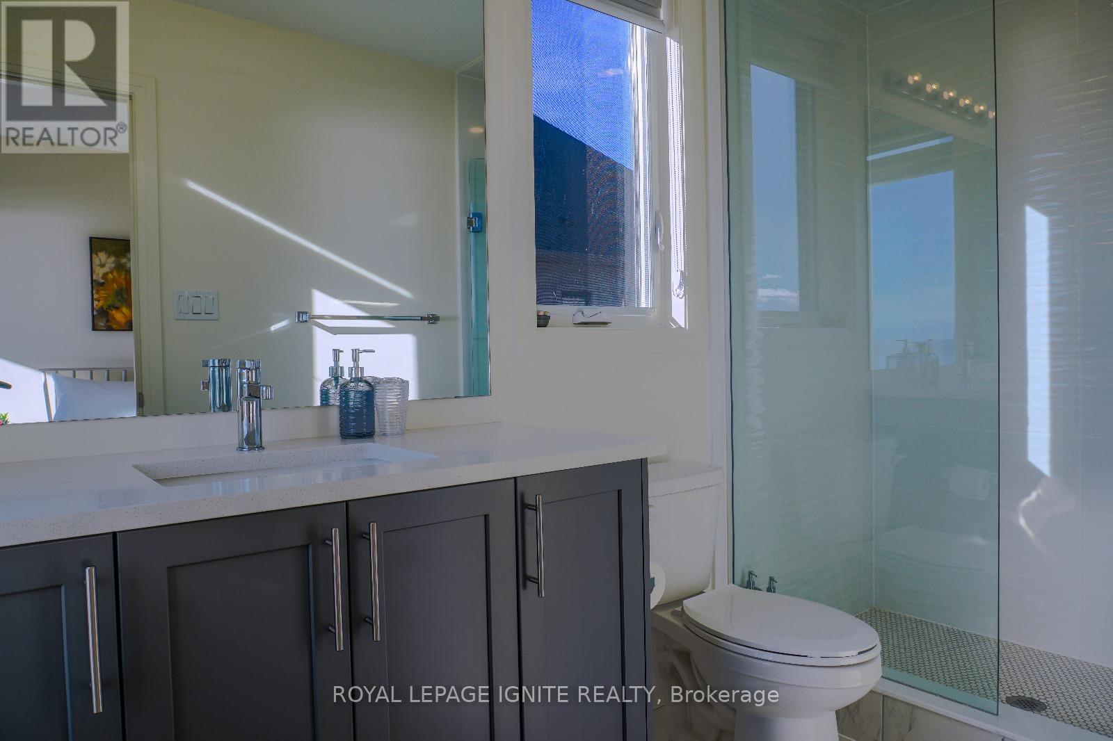Photo 2 of 567 Port Darlington Road, Clarington ON