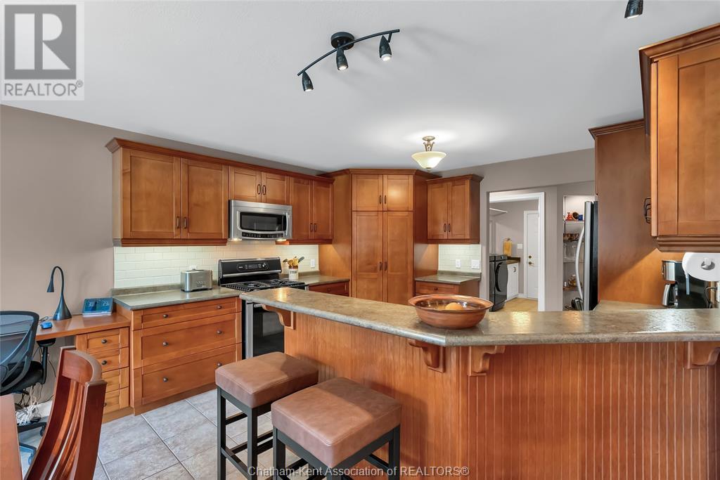 Photo 16 of 75 Henry O Way, Chatham ON