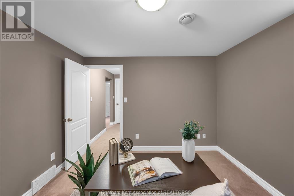 Photo 42 of 75 Henry O Way, Chatham ON