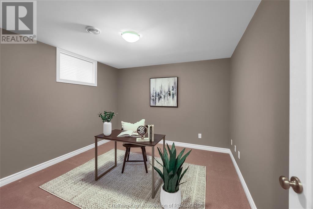 Photo 41 of 75 Henry O Way, Chatham ON