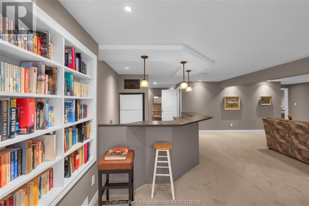 Photo 35 of 75 Henry O Way, Chatham ON