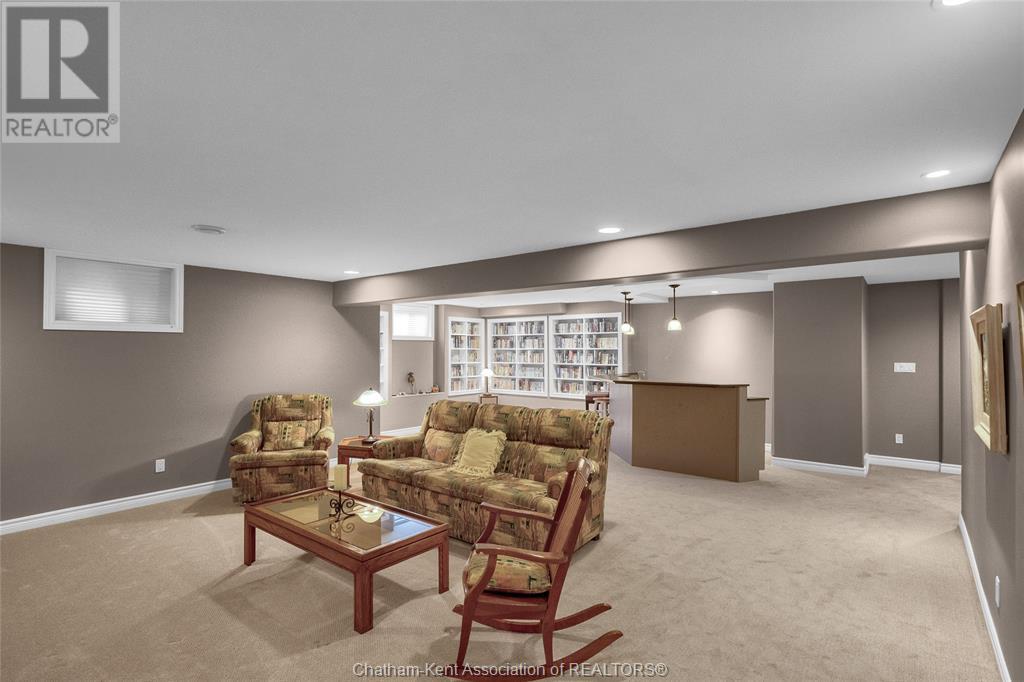 Photo 37 of 75 Henry O Way, Chatham ON