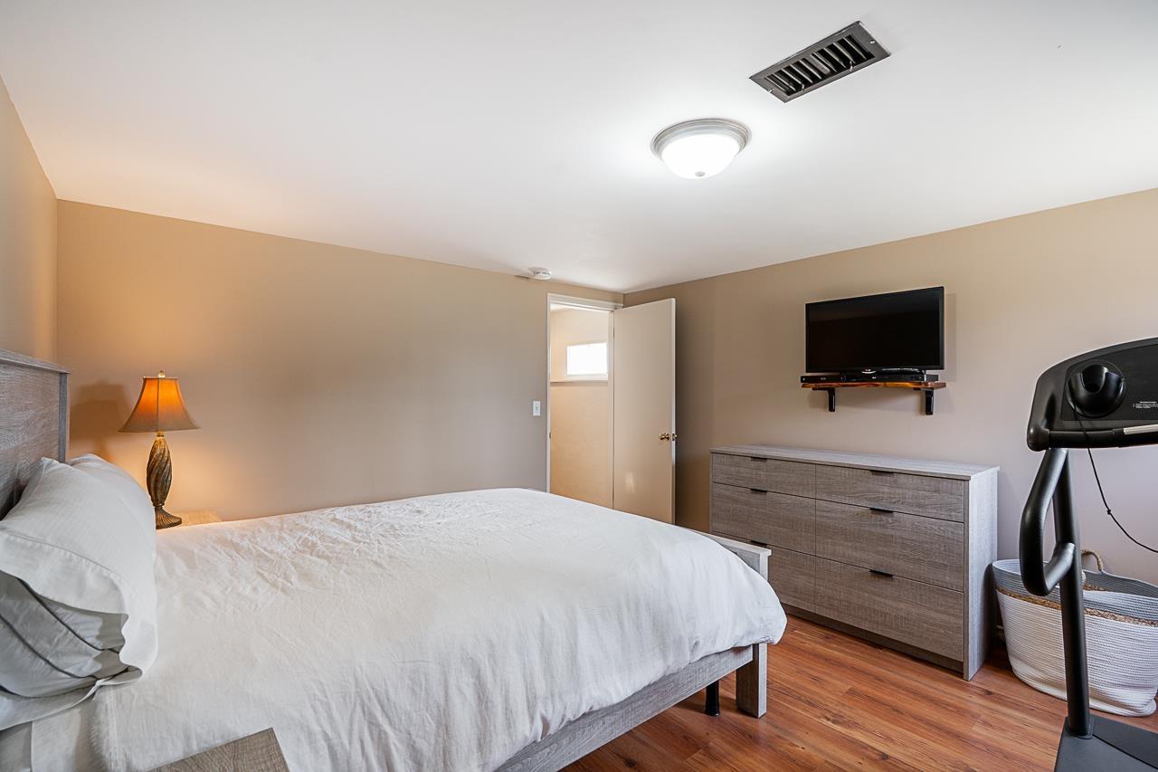 1033 CYPRESS STREET, White Rock
