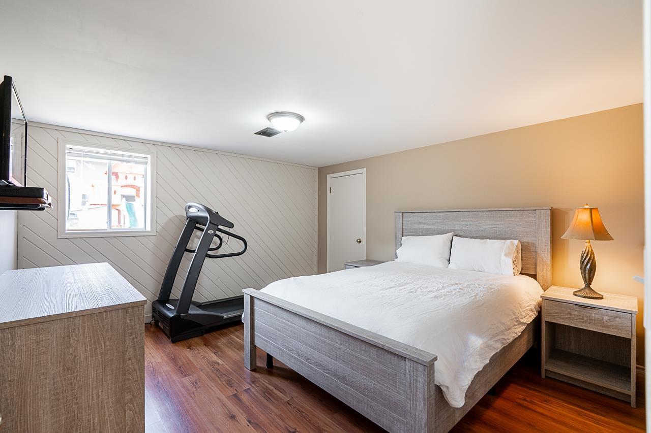 1033 CYPRESS STREET, White Rock