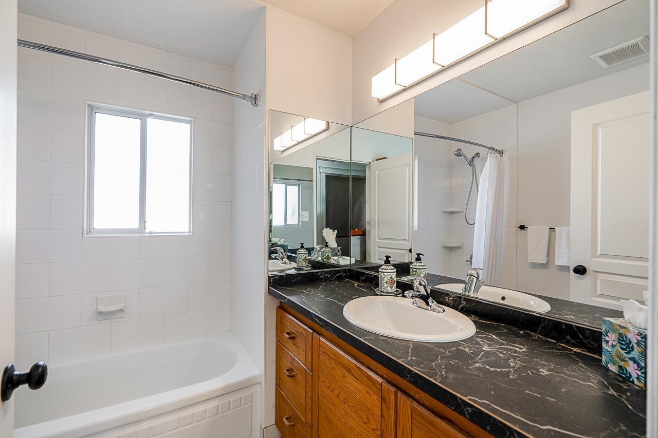 1033 CYPRESS STREET, White Rock