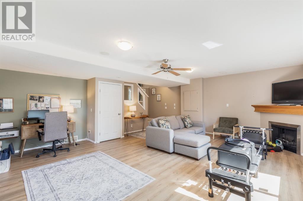 Single Family House 4 Level for Sale in  COPPERFIELD Rise SE Copperfield Calgary 