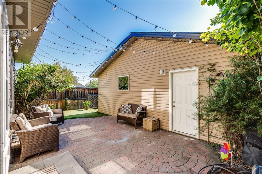 Single Family House 4 Level for Sale in  COPPERFIELD Rise SE Copperfield Calgary 