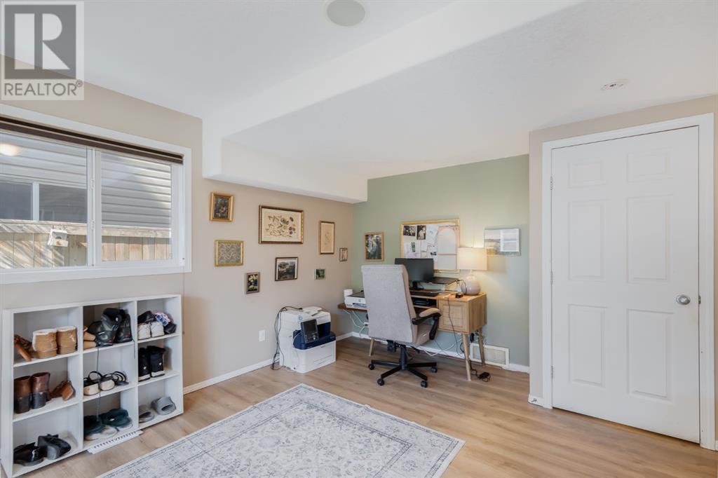 Single Family House 4 Level for Sale in  COPPERFIELD Rise SE Copperfield Calgary 