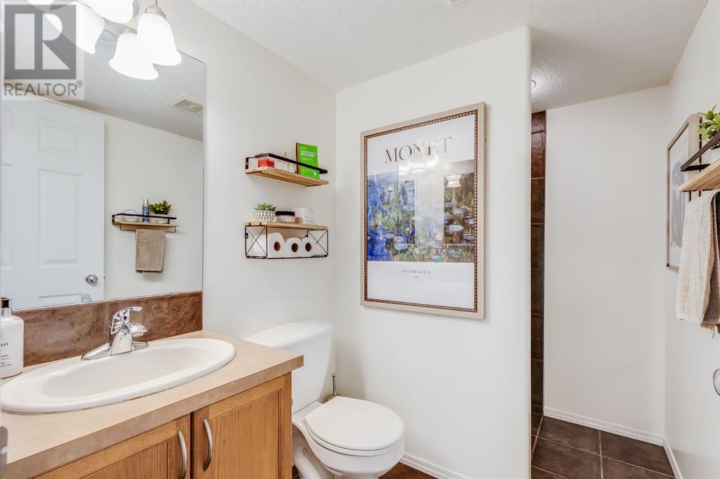 Single Family House 4 Level for Sale in  COPPERFIELD Rise SE Copperfield Calgary 