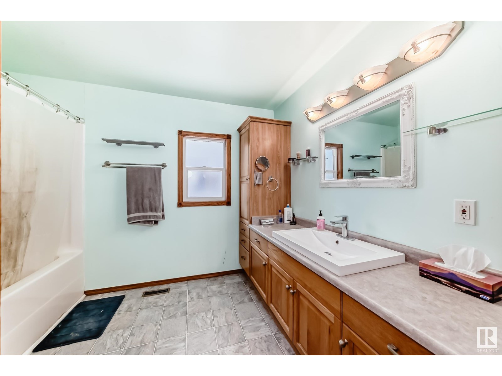 Photo 36 of 10511 128 A Av Nw, Edmonton AB