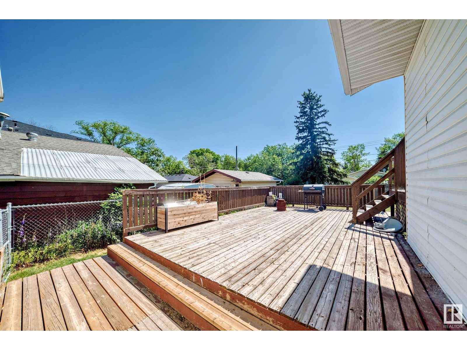 Photo 5 of 10511 128 A Av Nw, Edmonton AB