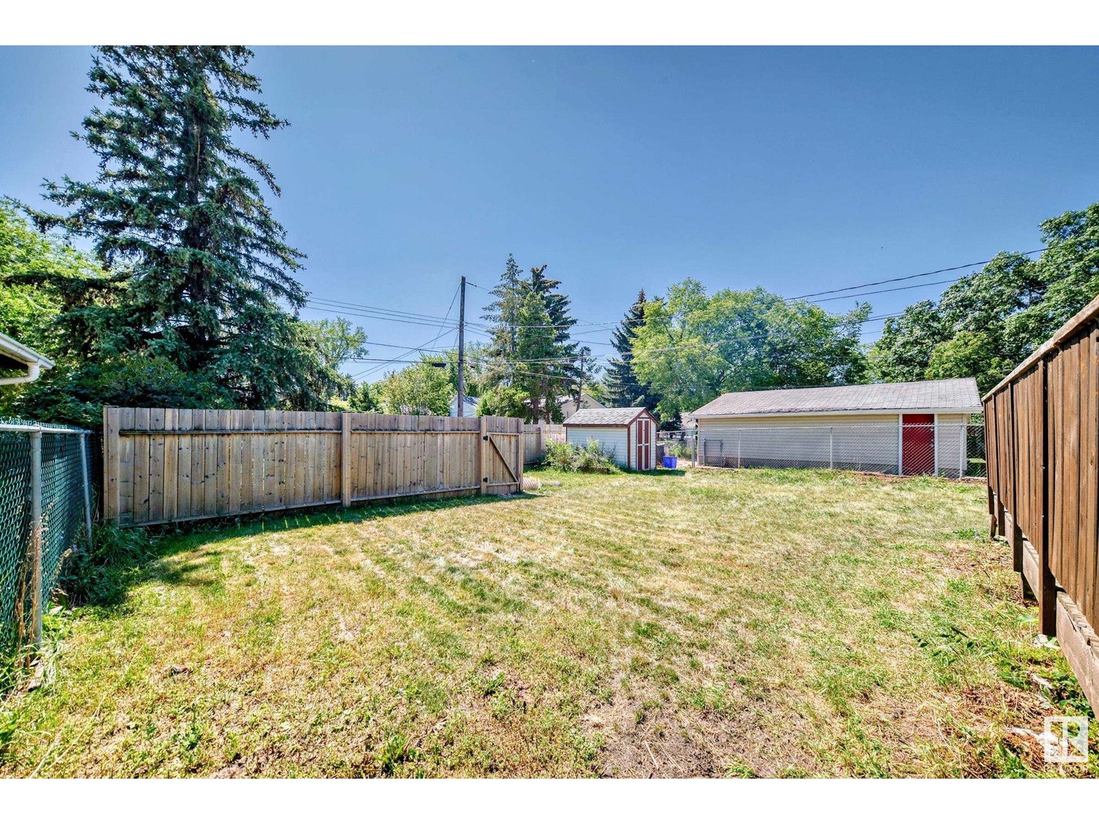 Photo 3 of 10511 128 A Av Nw, Edmonton AB