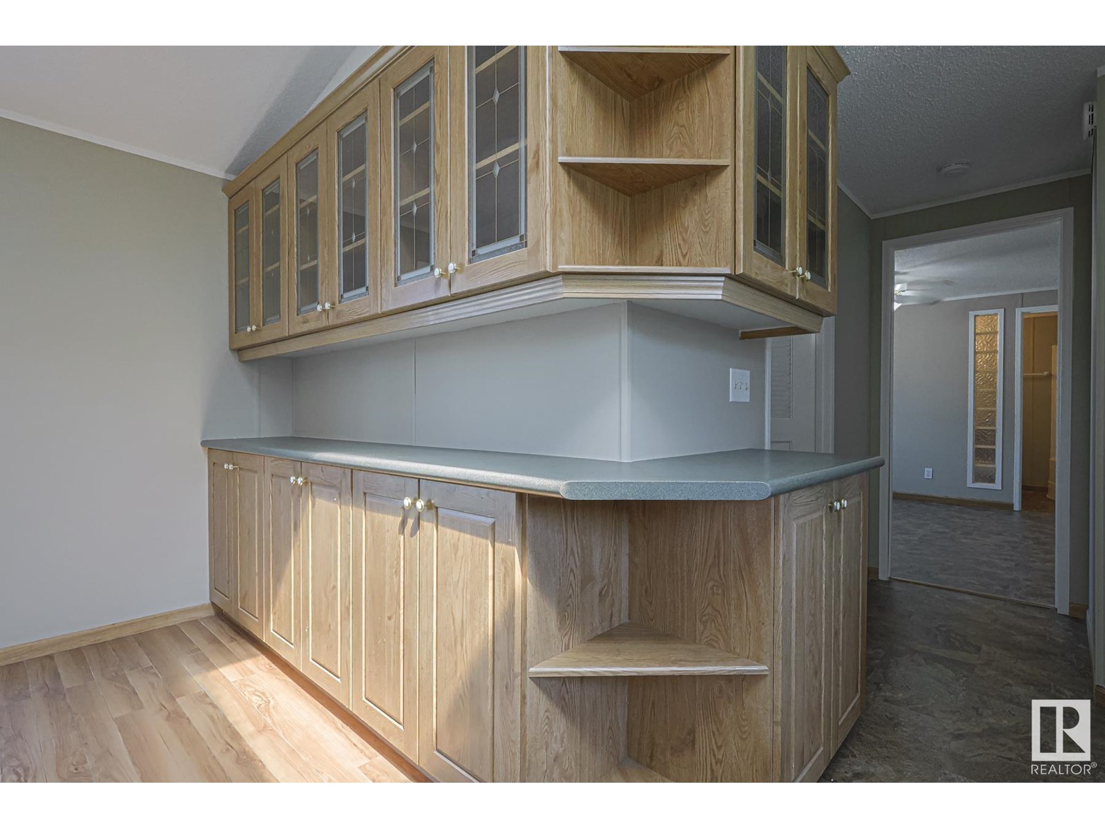 Photo 14 of 2903 Lakewood Drive Nw, Edmonton AB