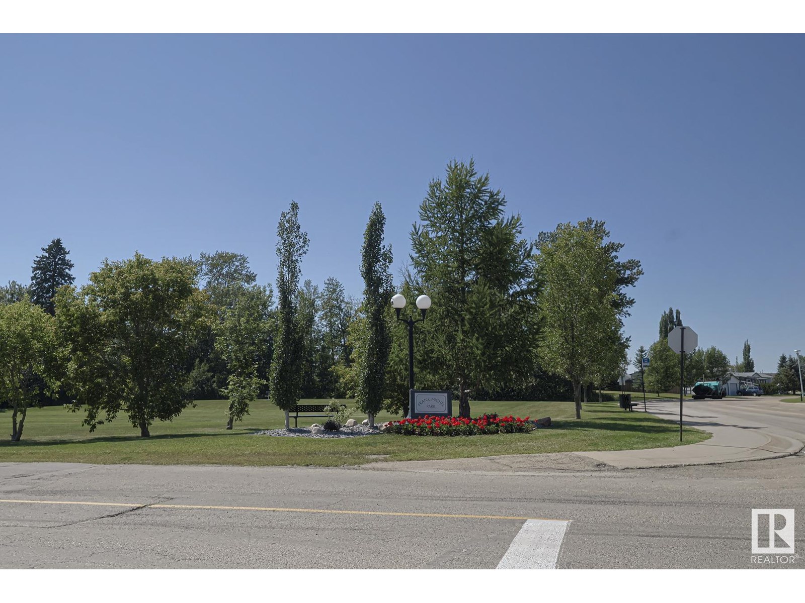 Photo 23 of 2903 Lakewood Drive Nw, Edmonton AB