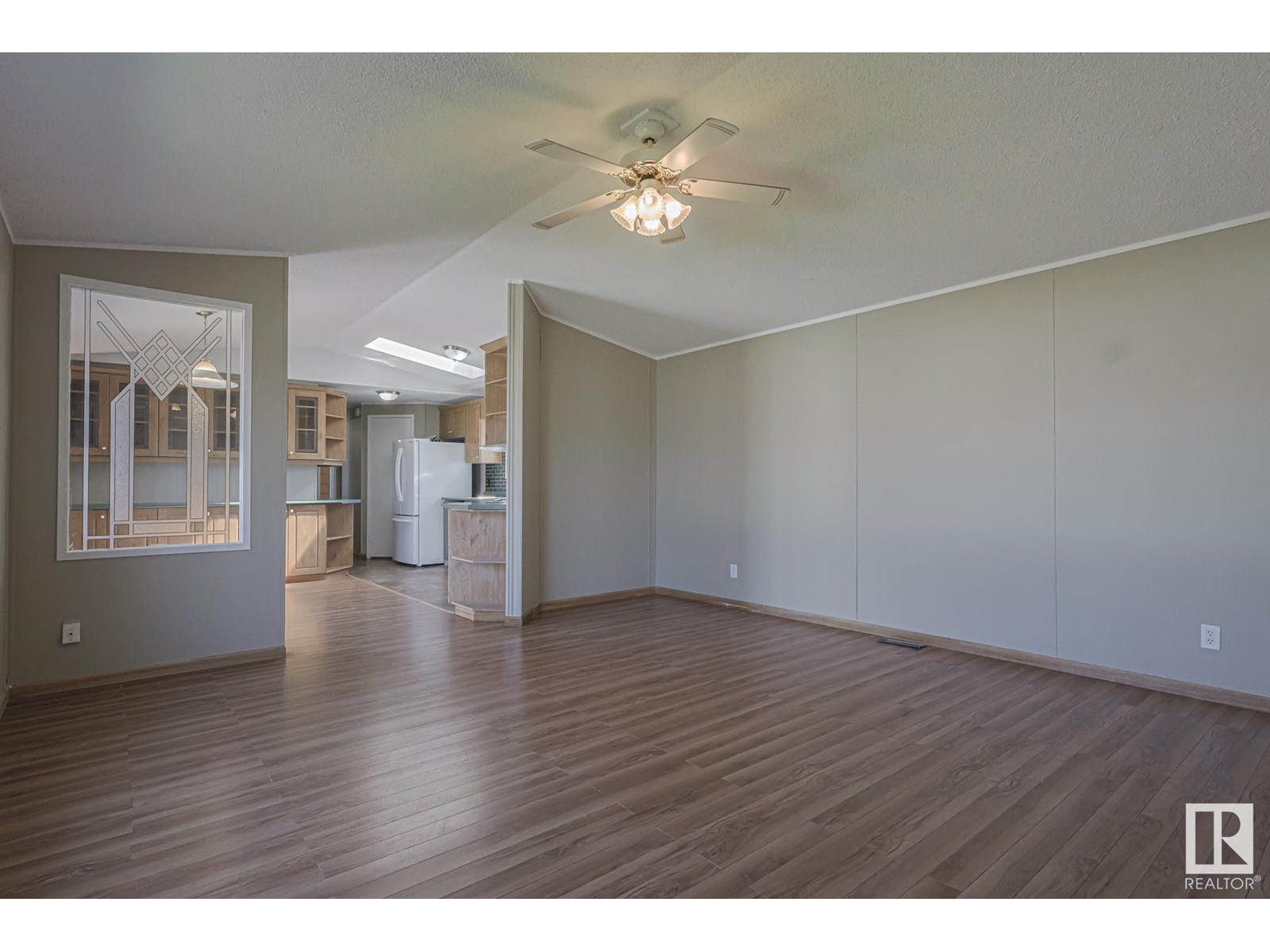 Photo 6 of 2903 Lakewood Drive Nw, Edmonton AB