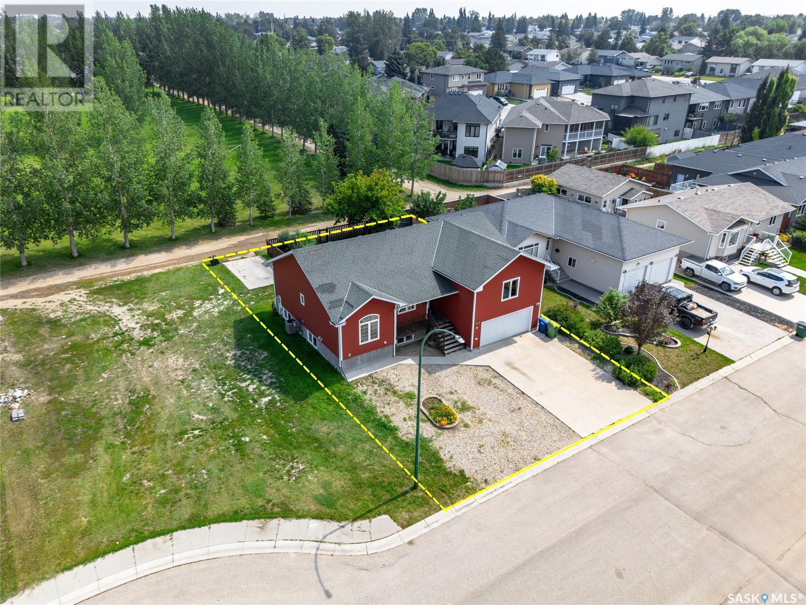 Photo 43 of 30 Carrington Drive, Moose Jaw SK