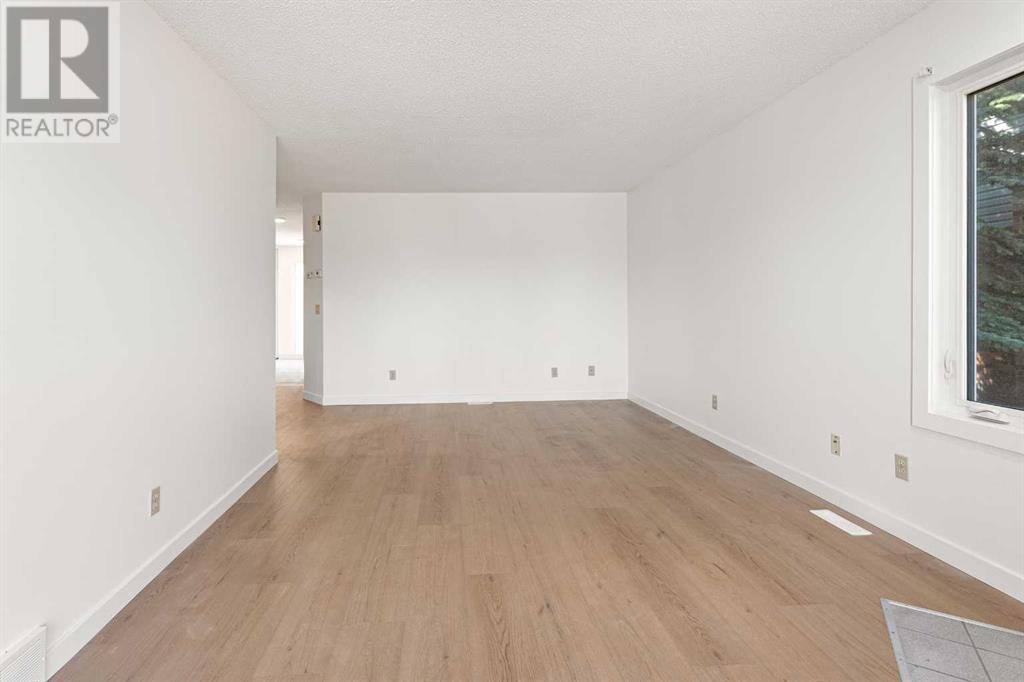 Single Family House for Sale in  Coachway Gardens SW Coach Hill Calgary 