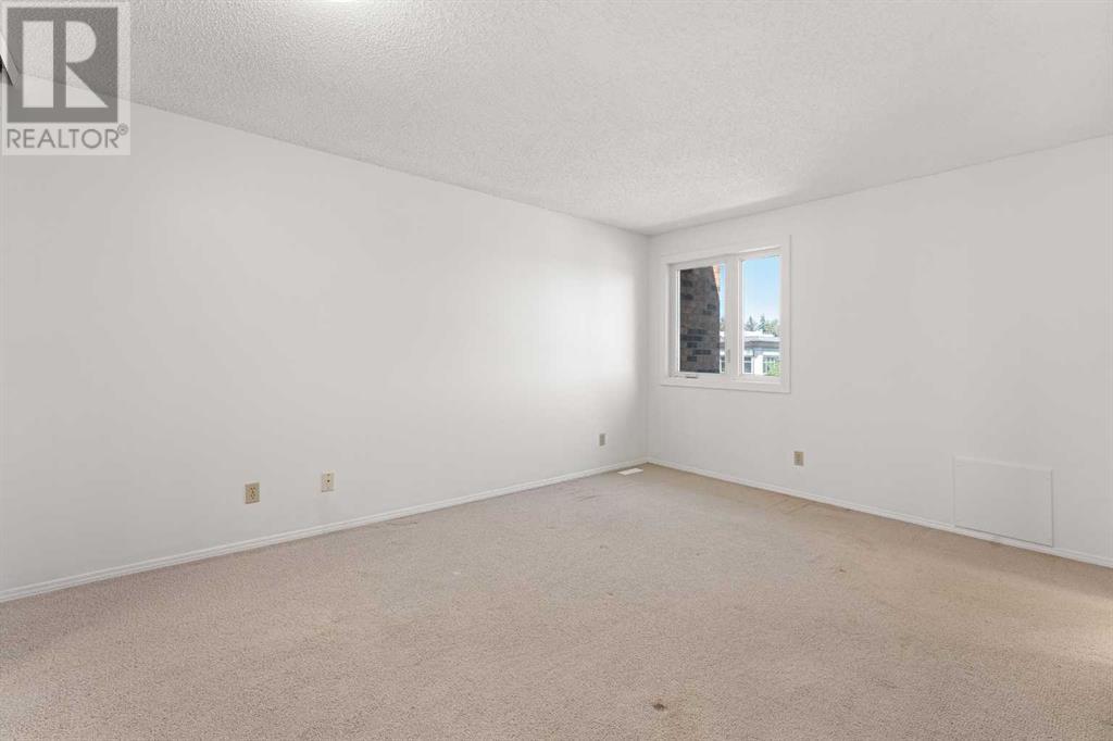 Single Family House for Sale in  Coachway Gardens SW Coach Hill Calgary 