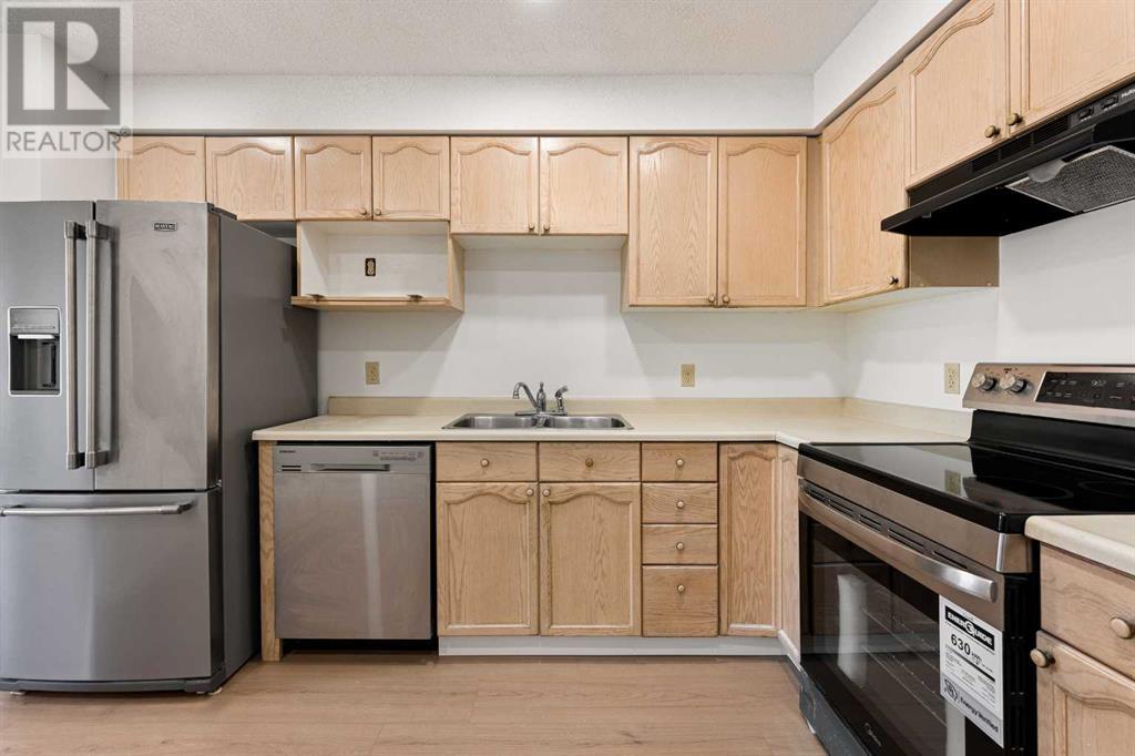 Single Family House for Sale in  Coachway Gardens SW Coach Hill Calgary 