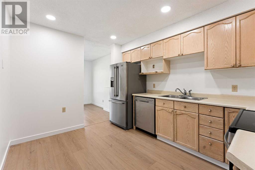 Single Family House for Sale in  Coachway Gardens SW Coach Hill Calgary 