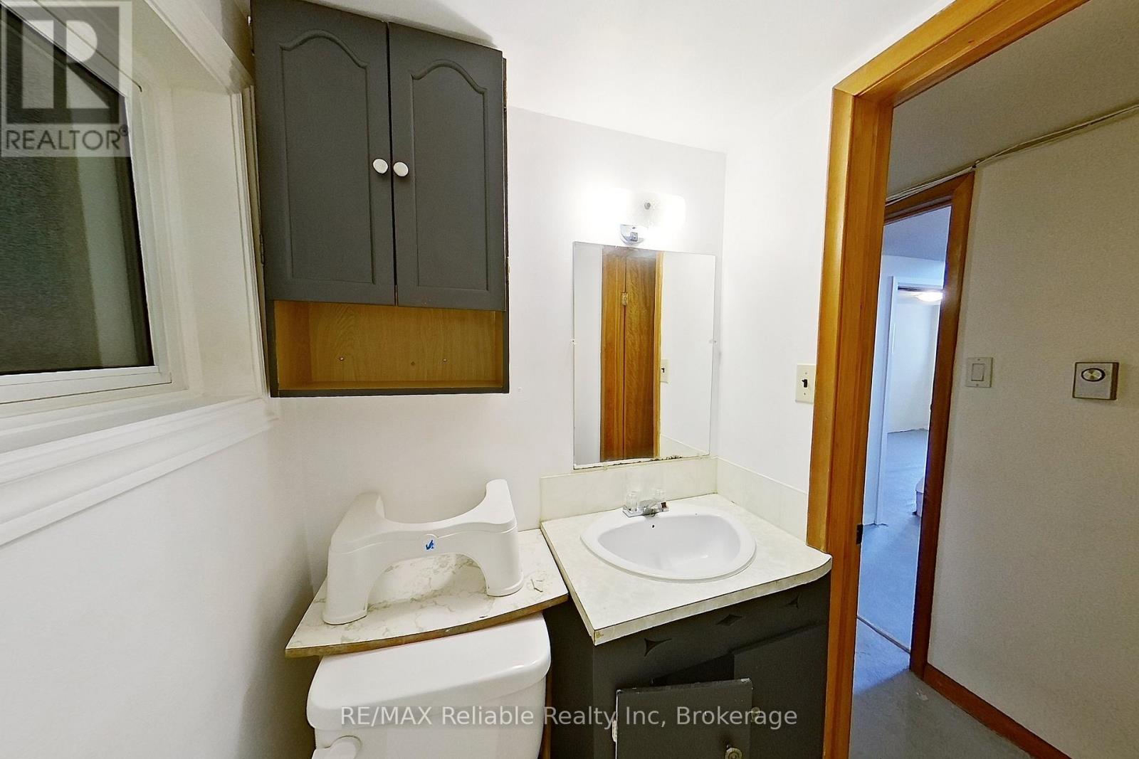 Photo 25 of 439 Queen Street E, Wellington North ON