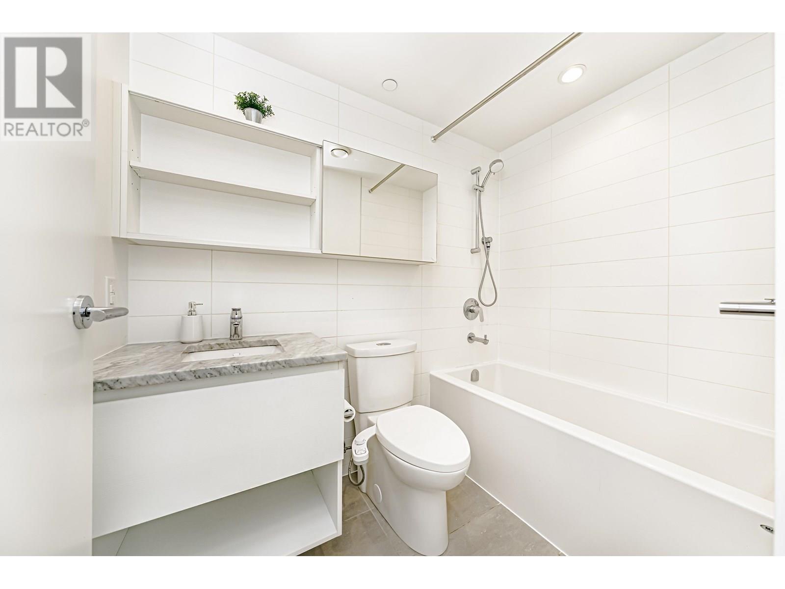 Photo 11 of 1906 652 Whiting Way, Coquitlam BC