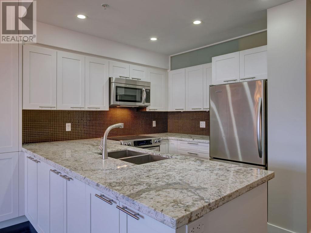306 5665 TEREDO STREET, Sechelt