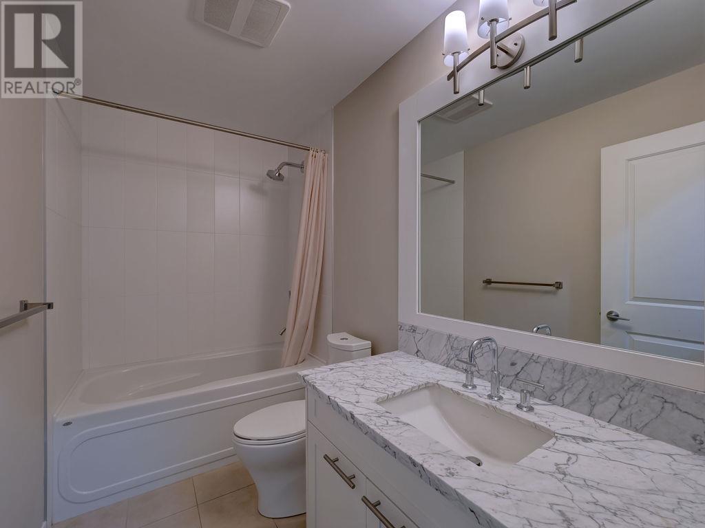 306 5665 TEREDO STREET, Sechelt