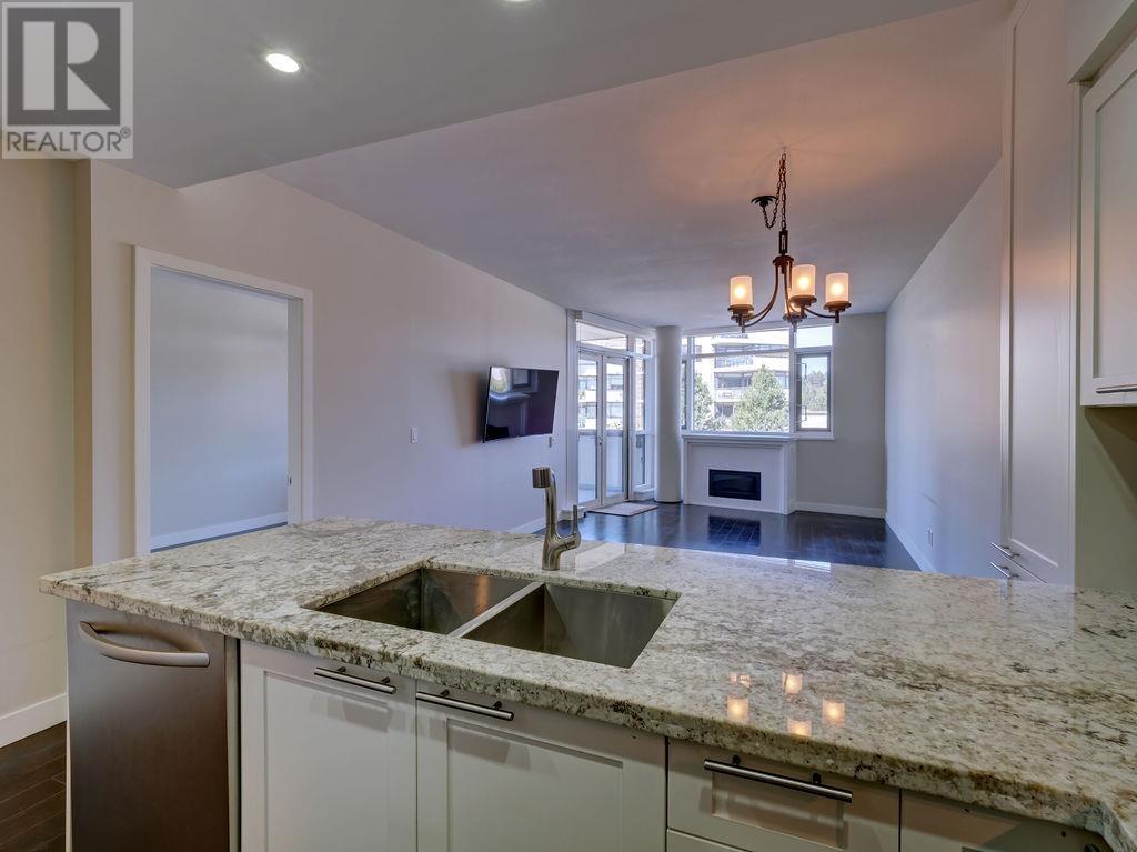 306 5665 TEREDO STREET, Sechelt
