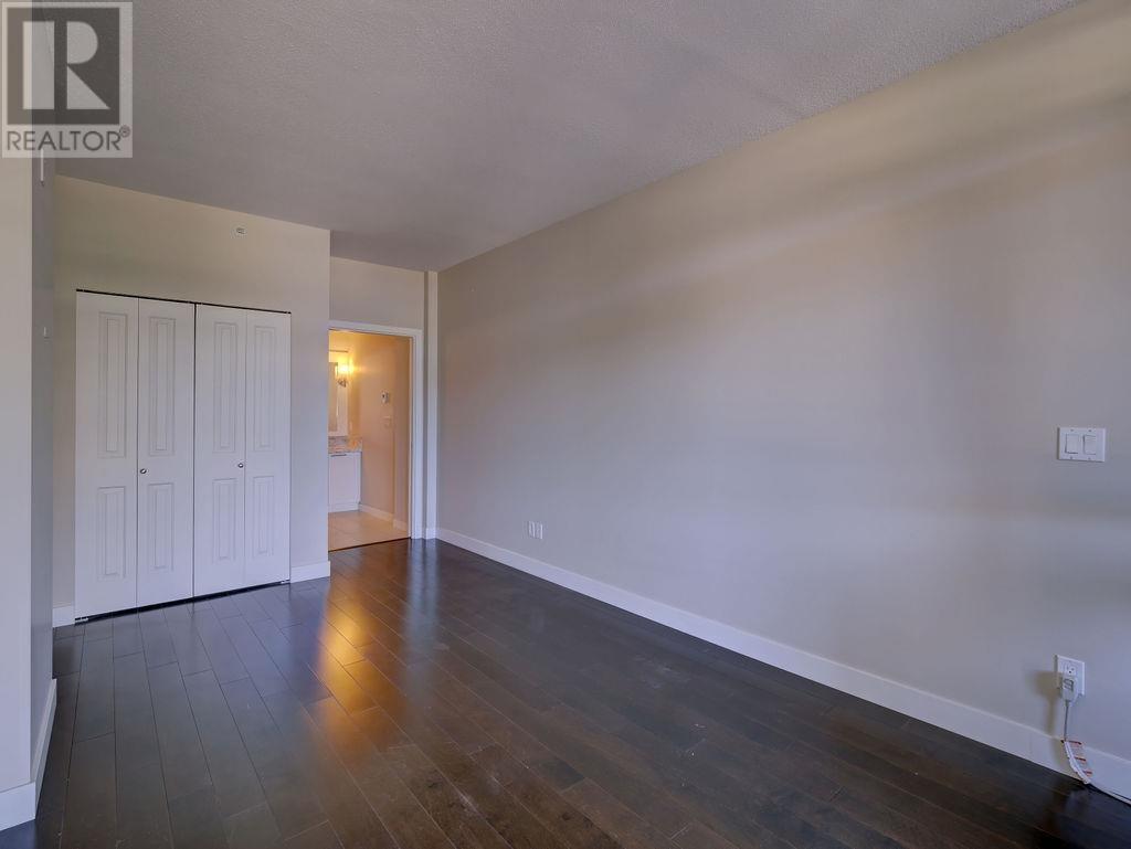 306 5665 TEREDO STREET, Sechelt