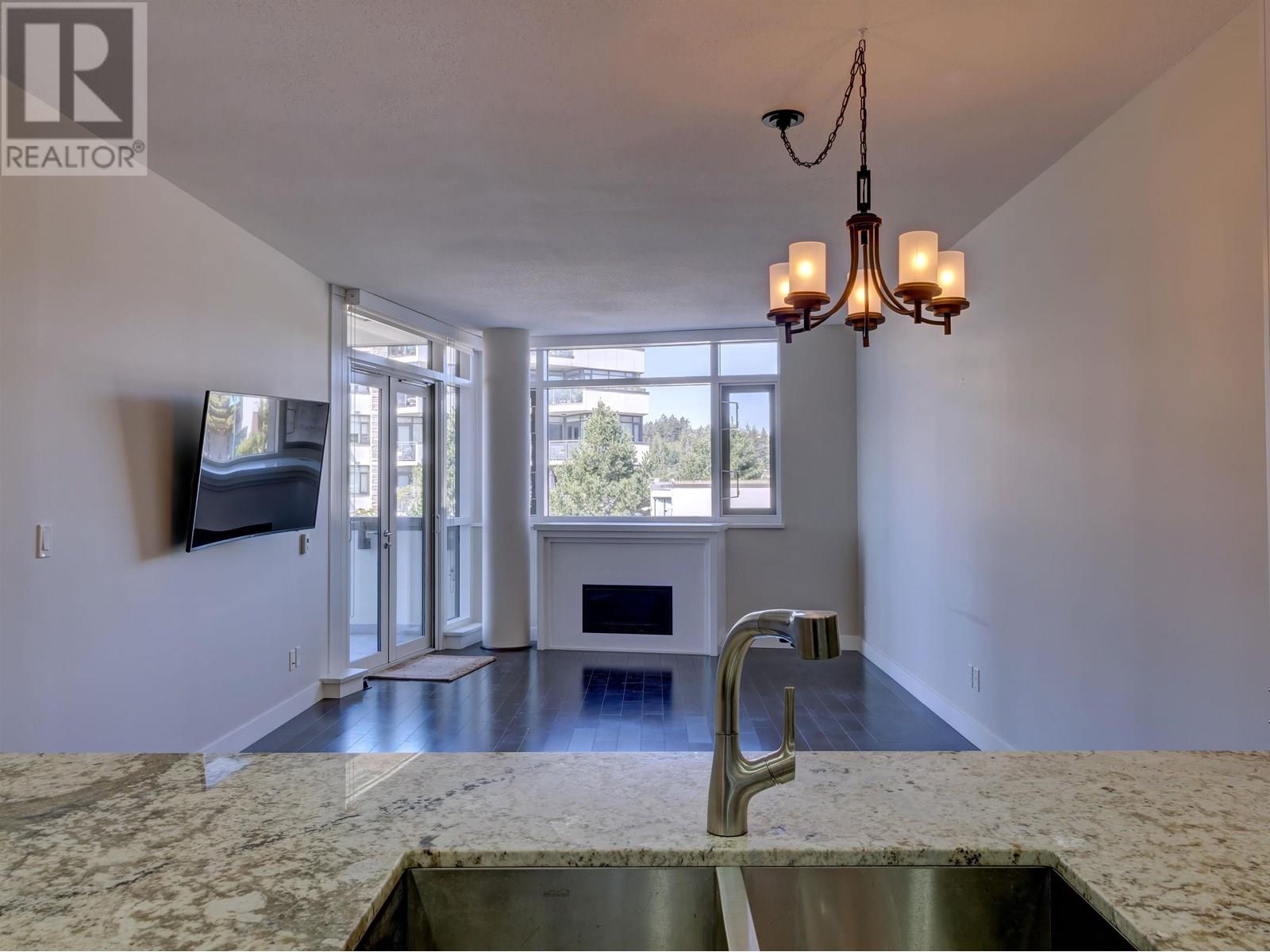 306 5665 TEREDO STREET, Sechelt