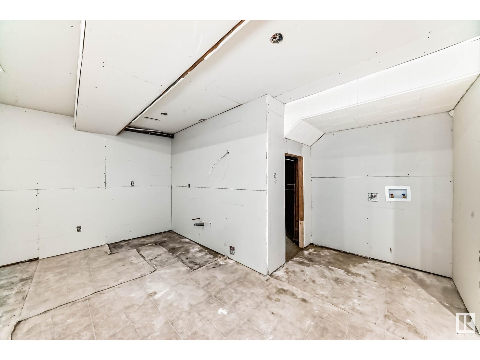 Photo 33 of 7220 152 A Ave Nw, Edmonton AB