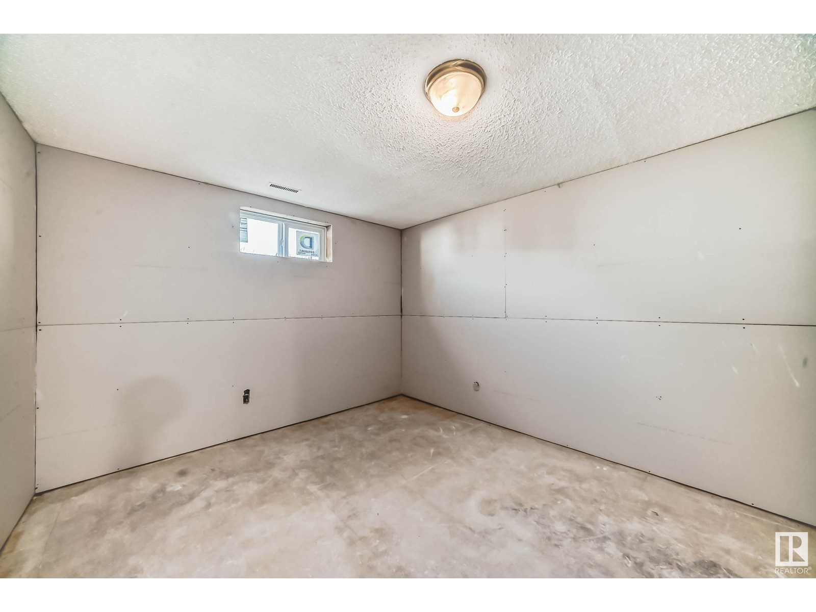 Photo 40 of 7220 152 A Ave Nw, Edmonton AB