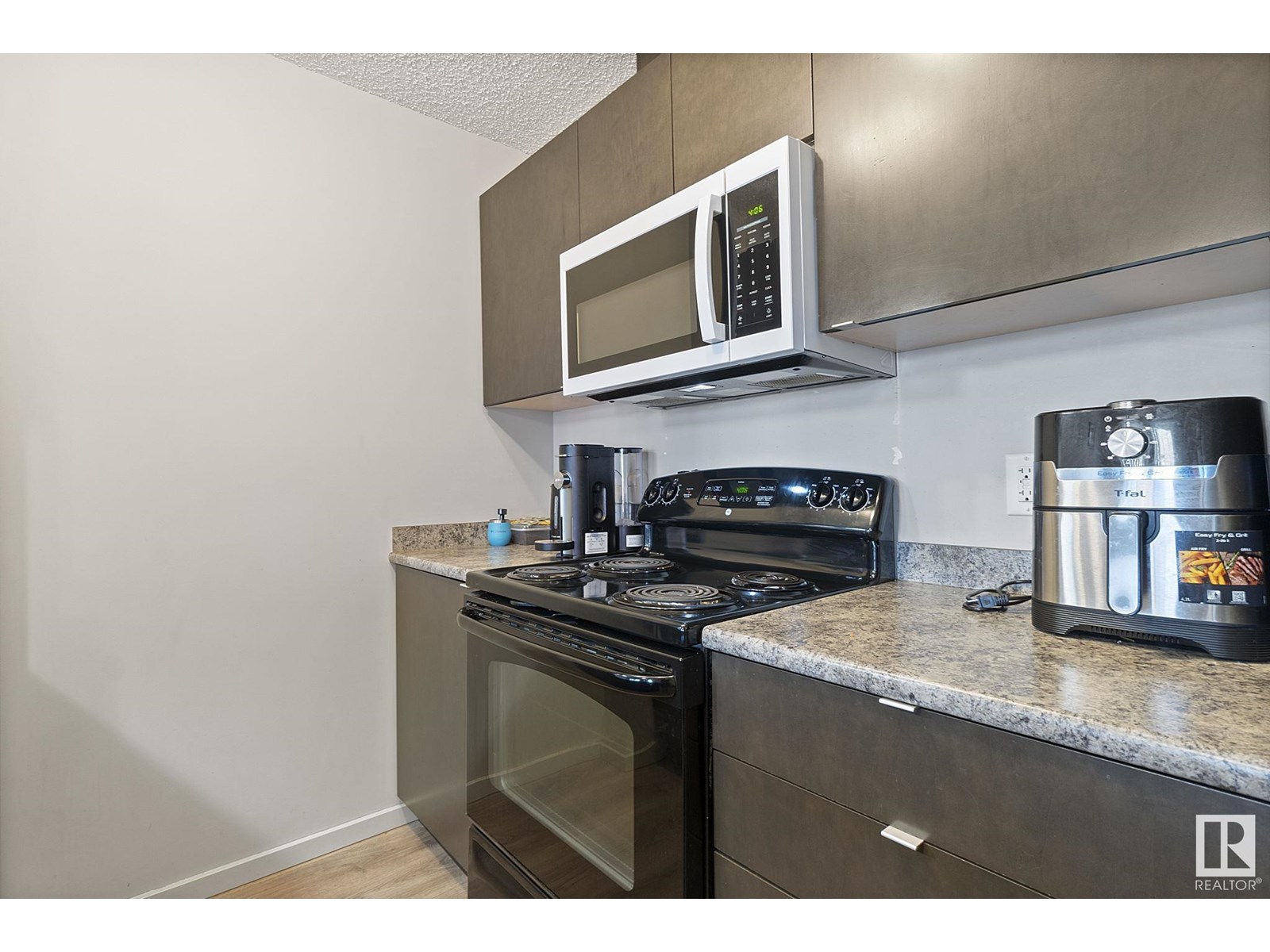 Photo 7 of 331 344 Windermere Rd Nw, Edmonton AB
