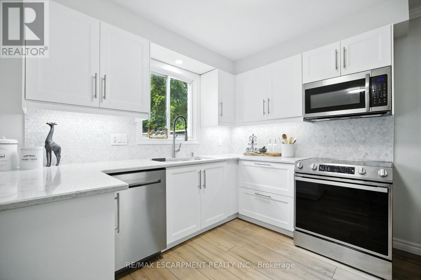Photo 32 of 38 Locke Street S, Hamilton ON