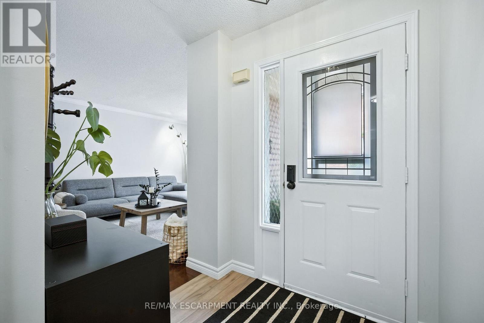 Photo 15 of 38 Locke Street S, Hamilton ON