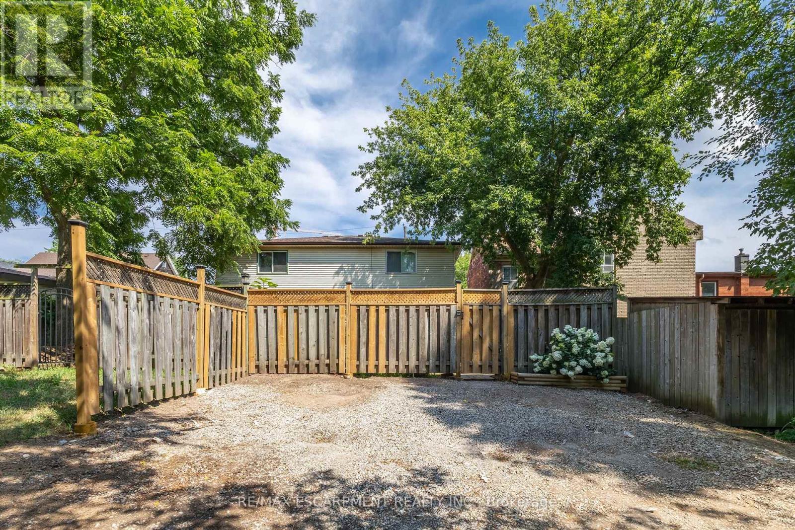 Photo 11 of 38 Locke Street S, Hamilton ON