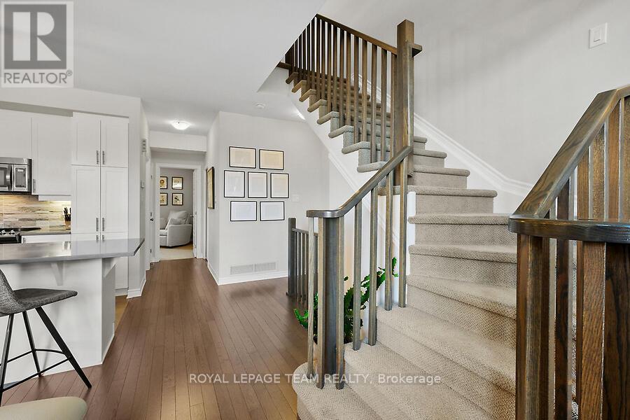 Photo 11 of 270 Pembina Private, Ottawa ON