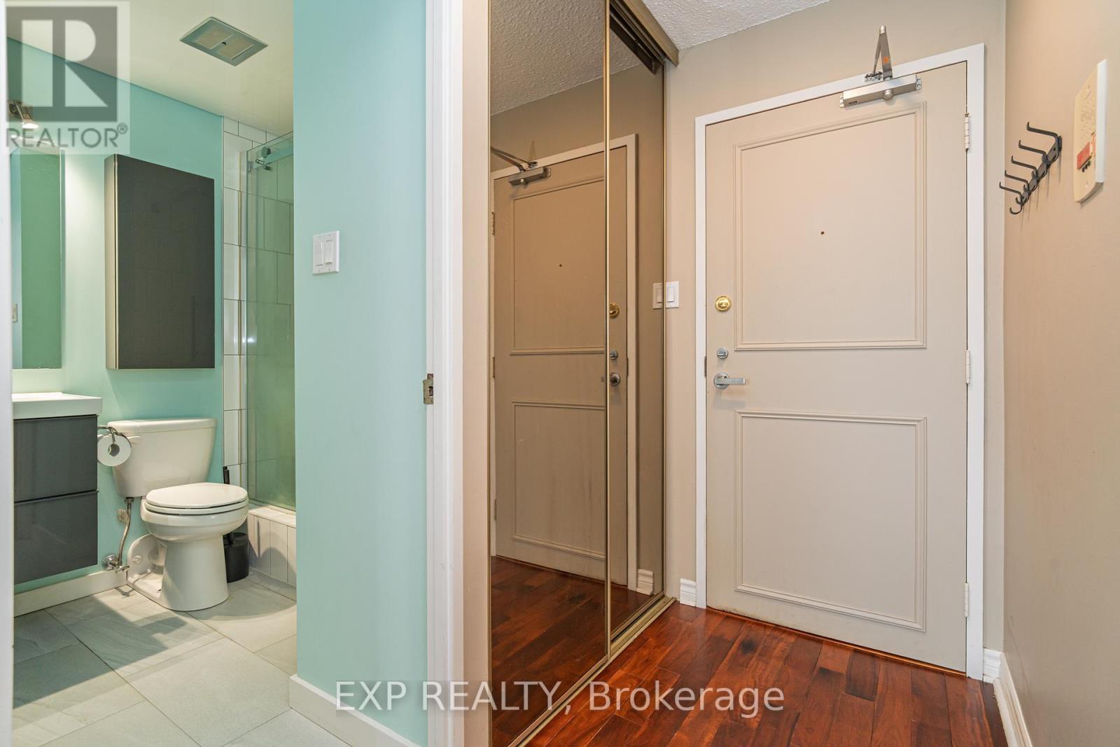 Photo 9 of 809 1785 Frobisher Lane, Ottawa ON