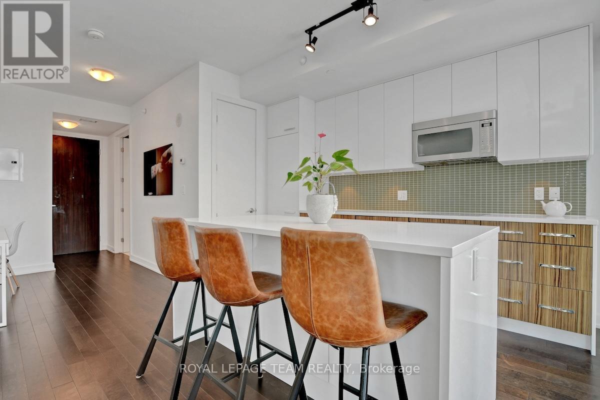 Photo 10 of 1410 111 Champagne Avenue S, Ottawa ON