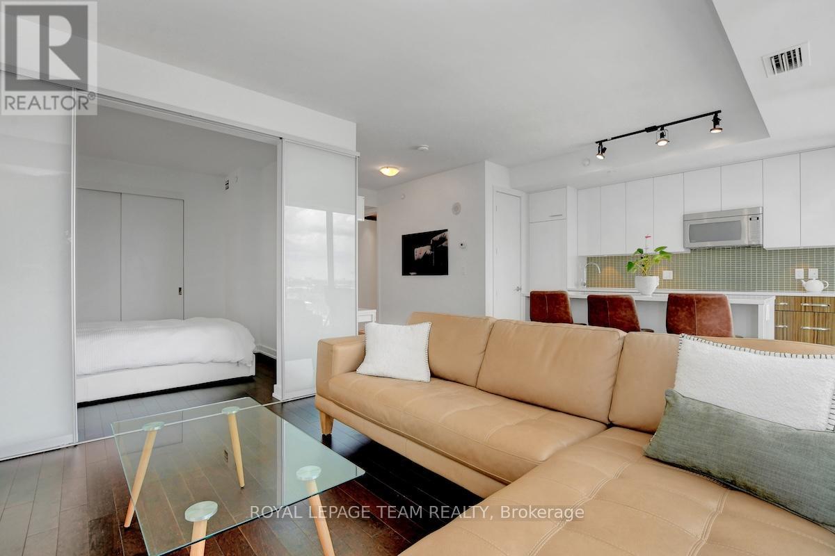Photo 8 of 1410 111 Champagne Avenue S, Ottawa ON