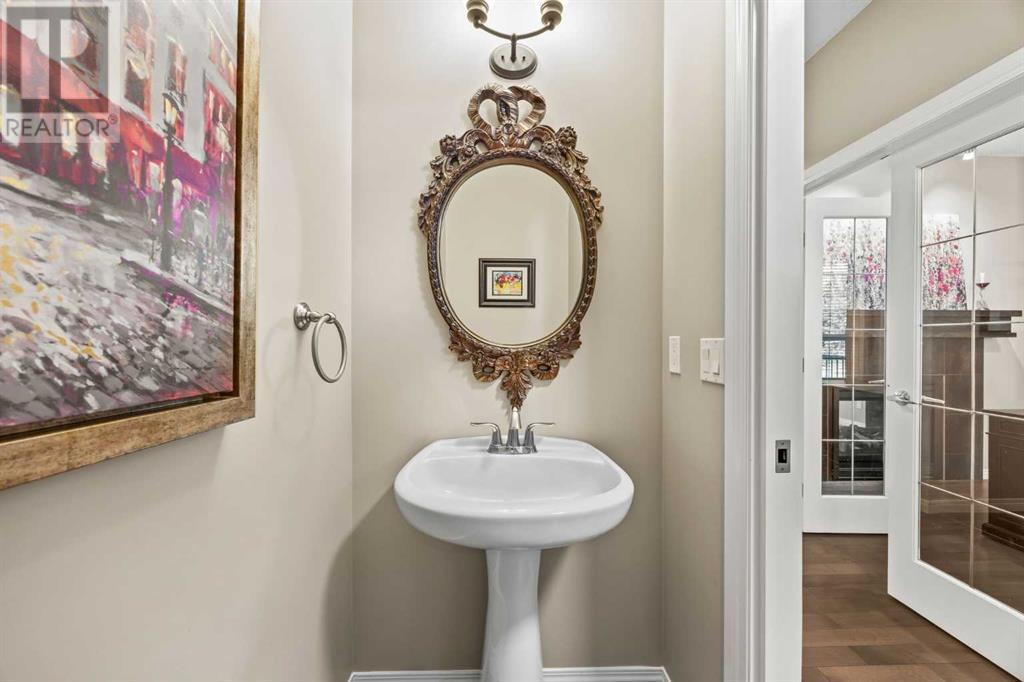 Single Family House for Sale in  Cougar Ridge Manor SW Cougar Ridge Calgary 