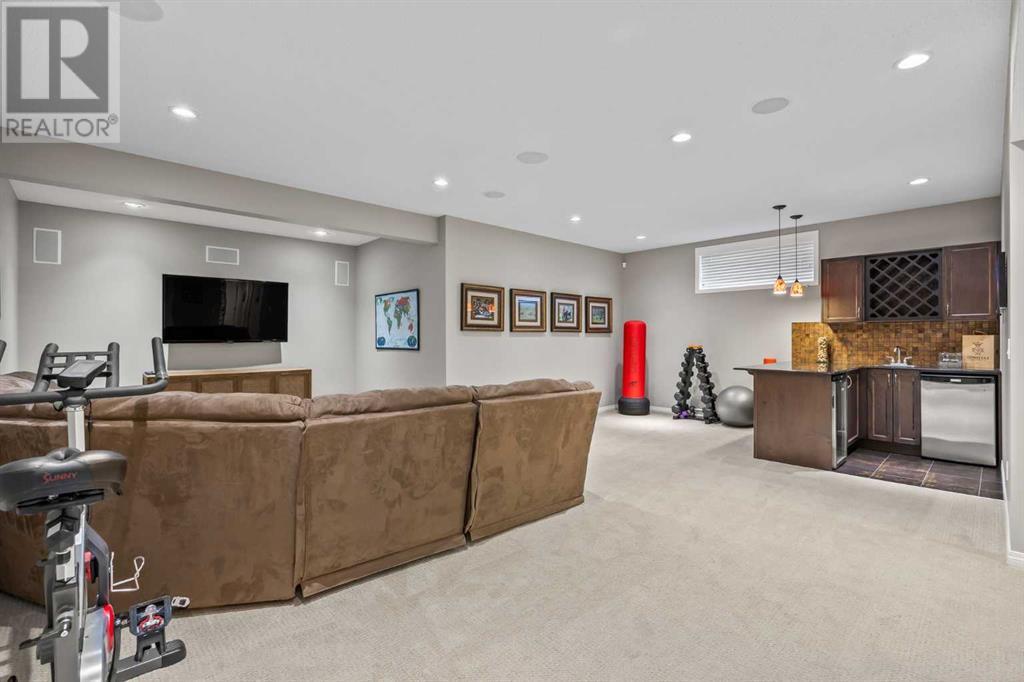 Single Family House for Sale in  Cougar Ridge Manor SW Cougar Ridge Calgary 