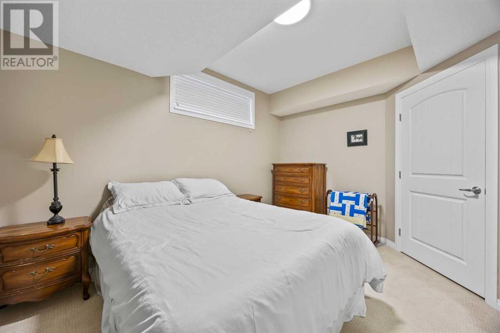 Single Family House for Sale in  Cougar Ridge Manor SW Cougar Ridge Calgary 