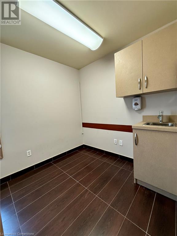 Photo 13 of 906 Brant Street, Burlington ON