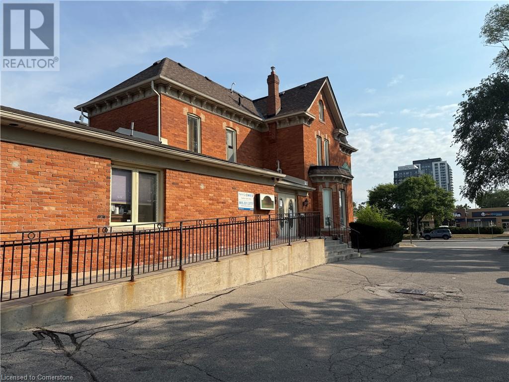 Photo 3 of 906 Brant Street, Burlington ON