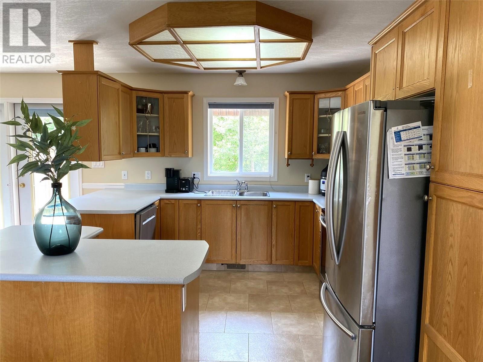 Photo 13 of 1213 Regina Street, Creston BC