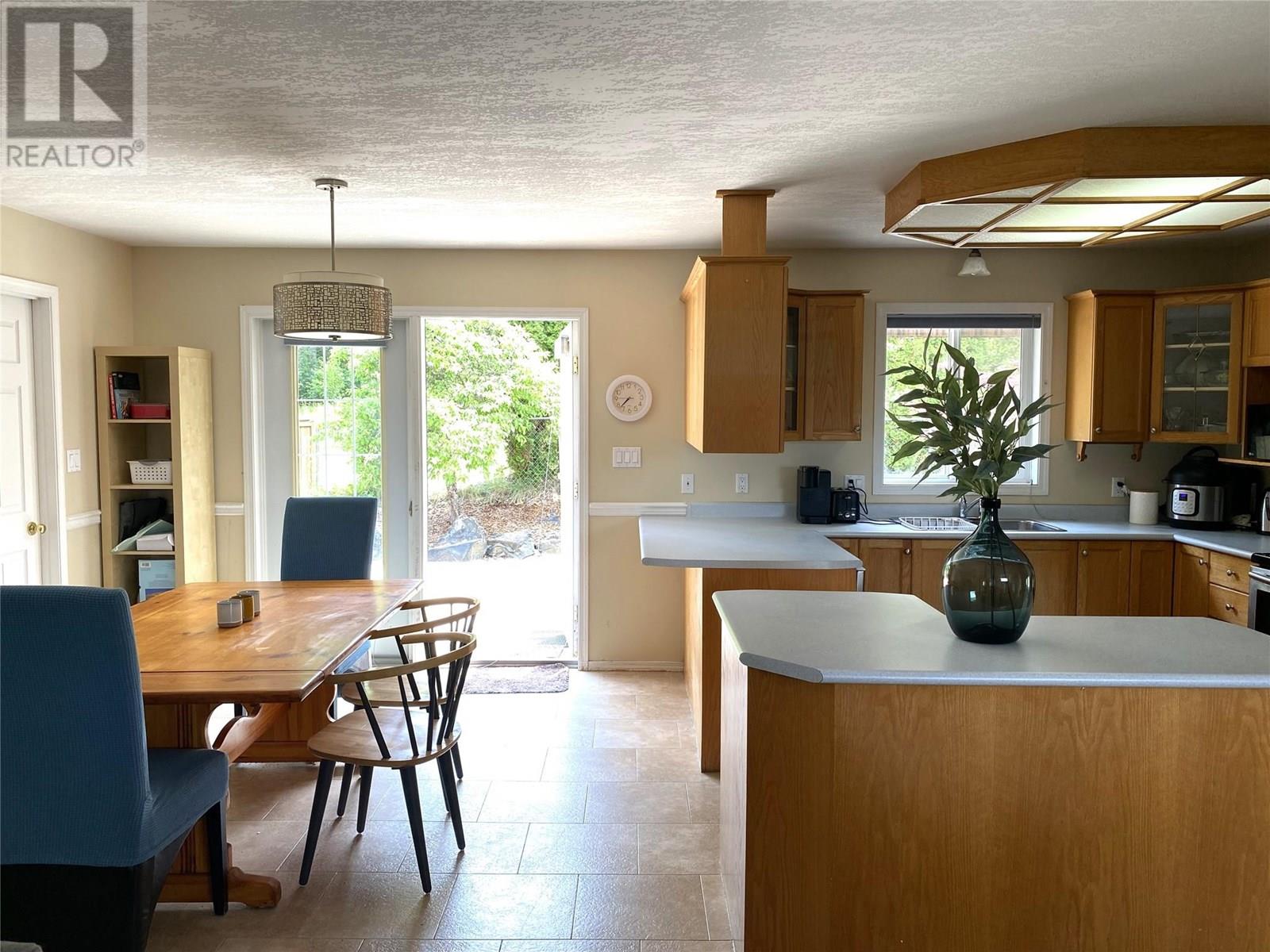 Photo 18 of 1213 Regina Street, Creston BC