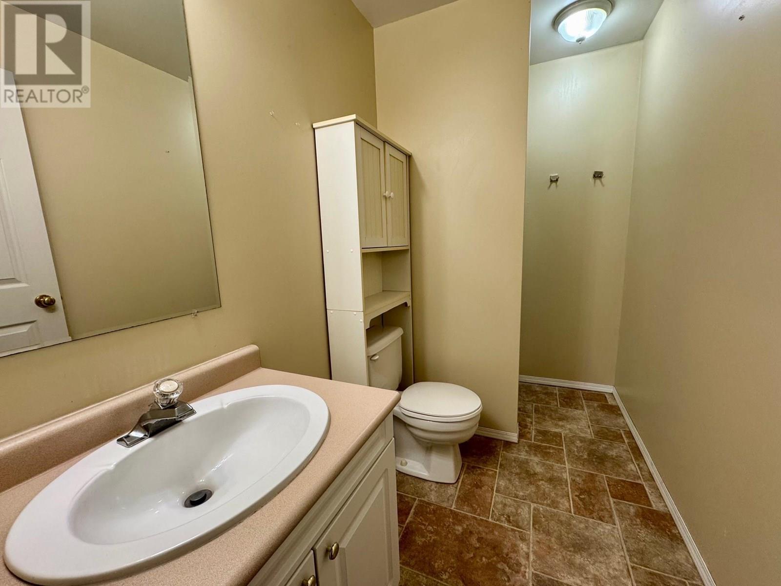 Photo 2 of 1213 Regina Street, Creston BC