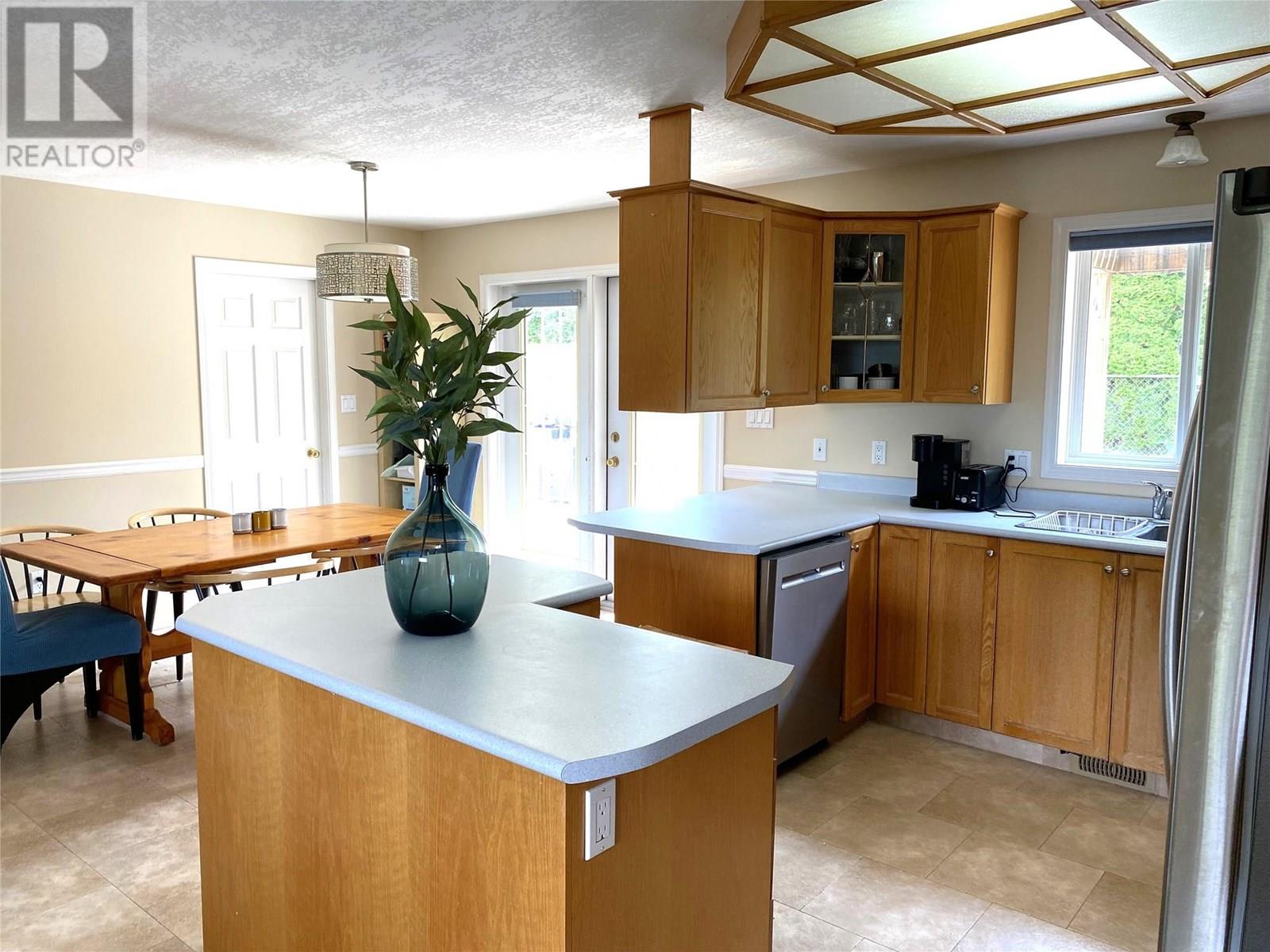 Photo 9 of 1213 Regina Street, Creston BC